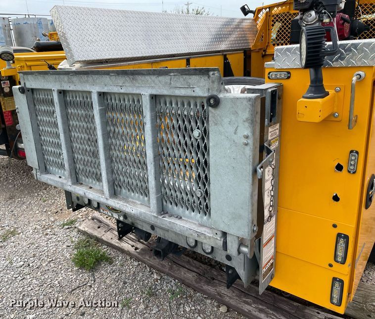 image for item MY9522 2020  Ford F350 Super Duty XL  utility bed pickup truck