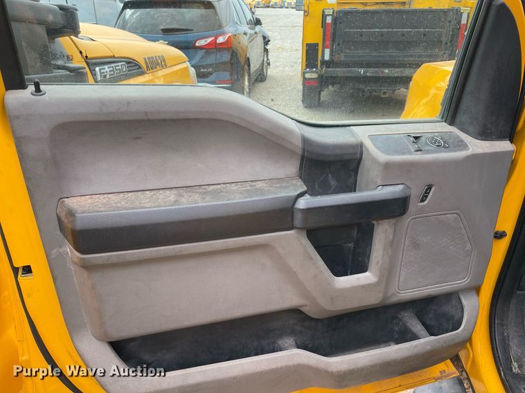 image for item MY9522 2020  Ford F350 Super Duty XL  utility bed pickup truck