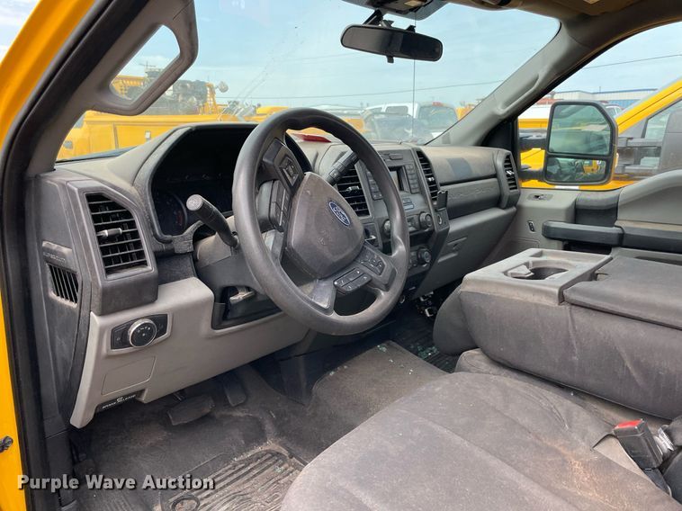 image for item MY9522 2020  Ford F350 Super Duty XL  utility bed pickup truck