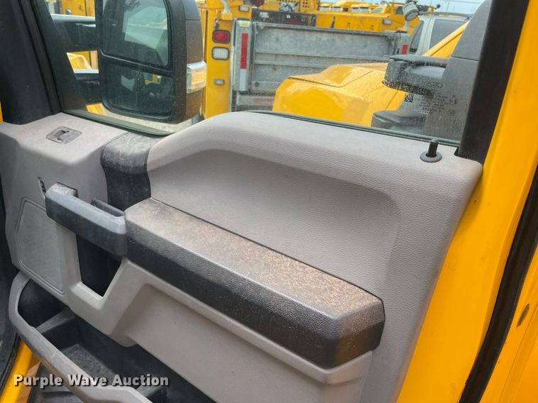 image for item MY9522 2020  Ford F350 Super Duty XL  utility bed pickup truck