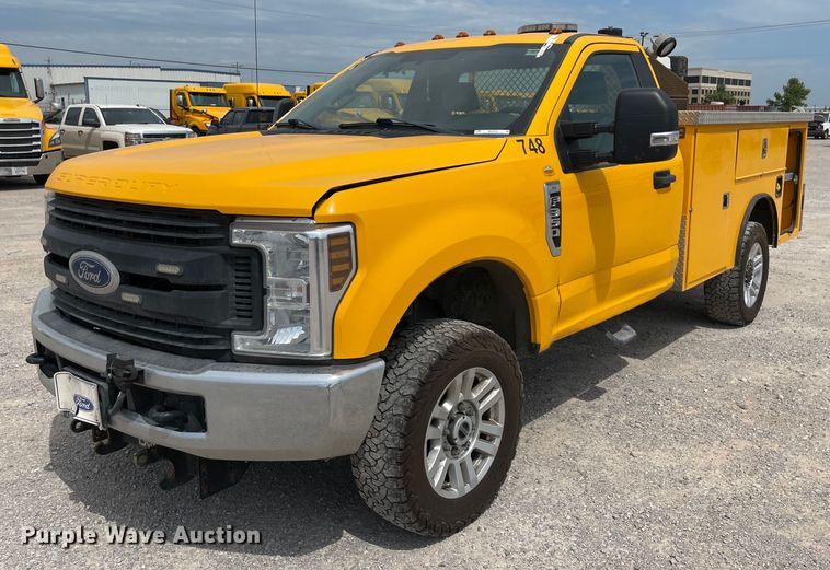 image for item MY9528 2019  Ford F350 Super Duty XL  utility bed pickup truck