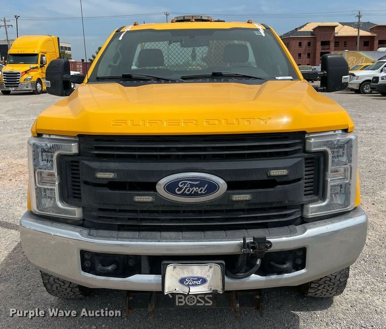 image for item MY9528 2019  Ford F350 Super Duty XL  utility bed pickup truck