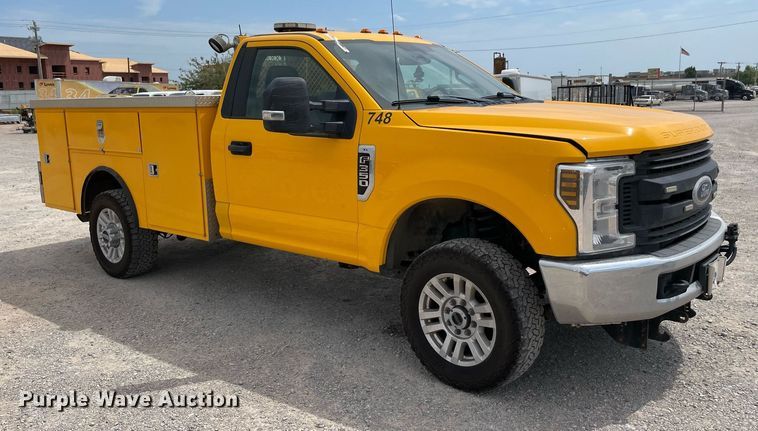 image for item MY9528 2019  Ford F350 Super Duty XL  utility bed pickup truck