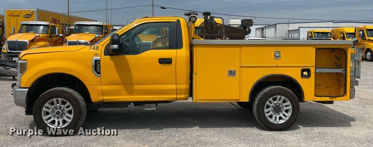 image for item MY9528 2019  Ford F350 Super Duty XL  utility bed pickup truck