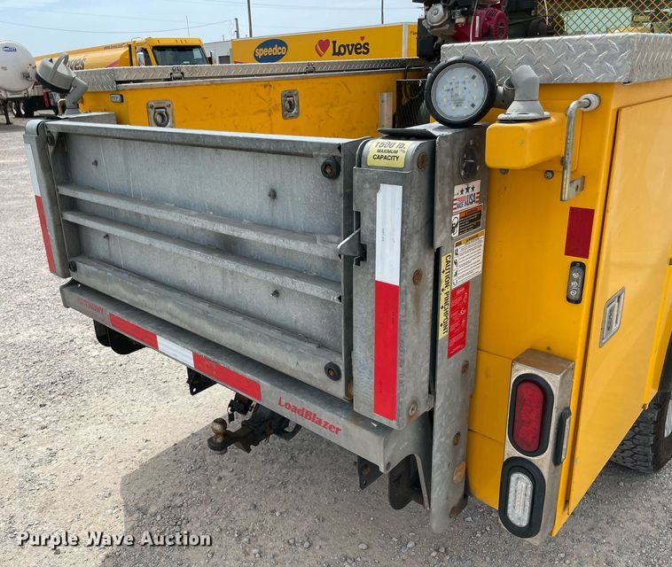 image for item MY9528 2019  Ford F350 Super Duty XL  utility bed pickup truck