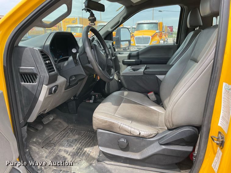 image for item MY9528 2019  Ford F350 Super Duty XL  utility bed pickup truck