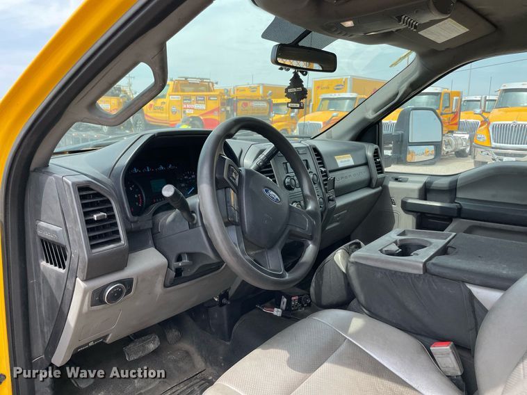 image for item MY9528 2019  Ford F350 Super Duty XL  utility bed pickup truck