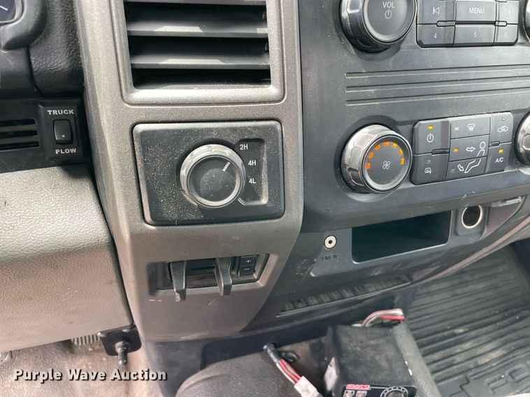 image for item MY9528 2019  Ford F350 Super Duty XL  utility bed pickup truck