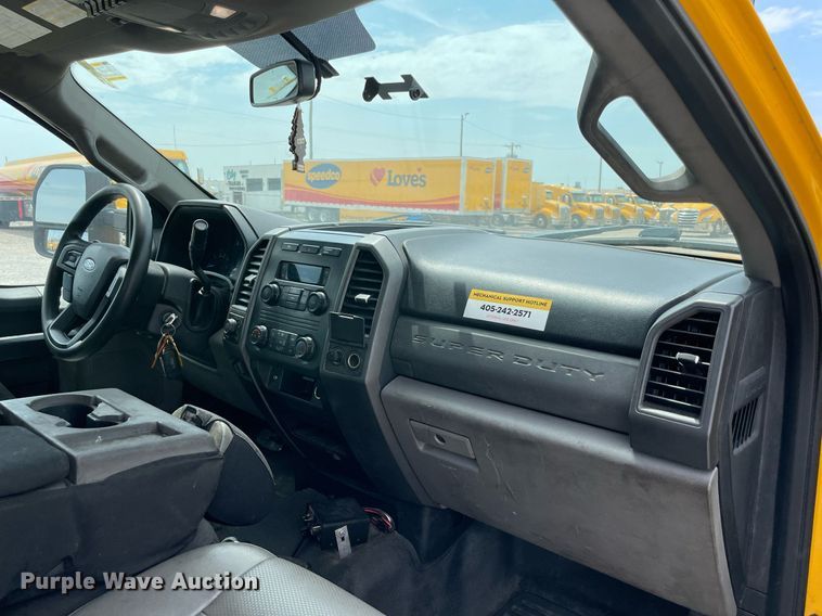 image for item MY9528 2019  Ford F350 Super Duty XL  utility bed pickup truck