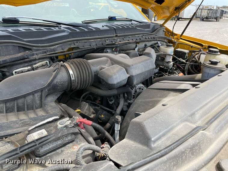 image for item MY9528 2019  Ford F350 Super Duty XL  utility bed pickup truck