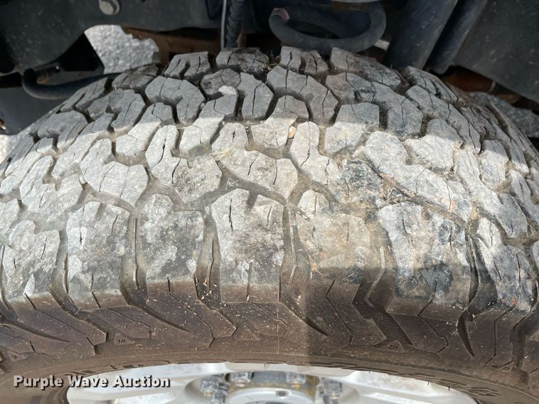 image for item MY9528 2019  Ford F350 Super Duty XL  utility bed pickup truck