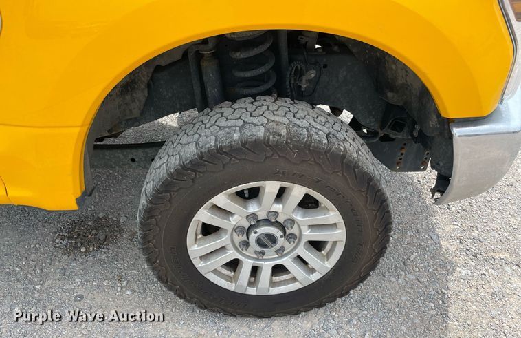 image for item MY9528 2019  Ford F350 Super Duty XL  utility bed pickup truck