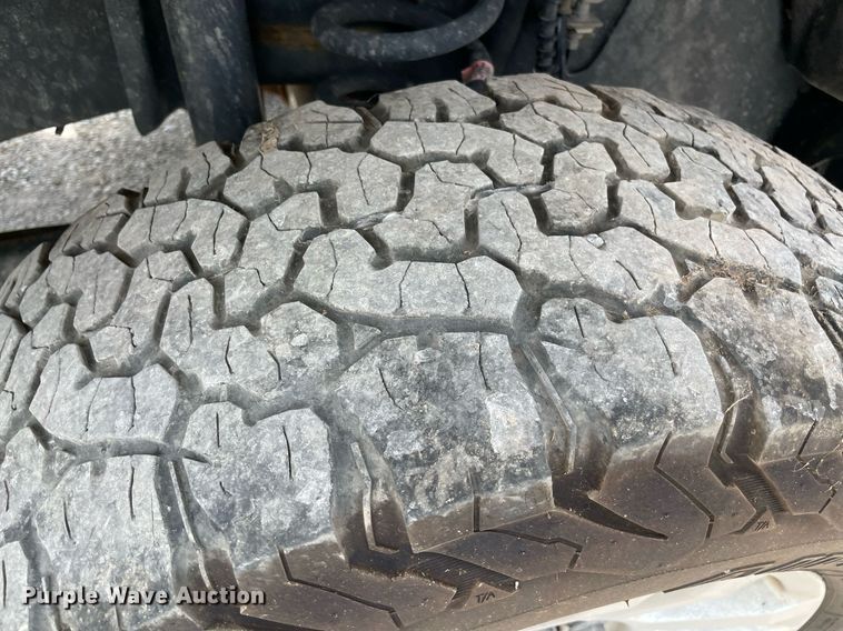 image for item MY9528 2019  Ford F350 Super Duty XL  utility bed pickup truck