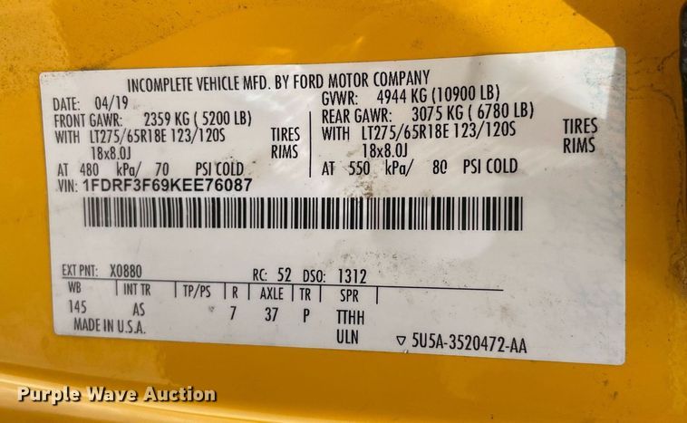 image for item MY9528 2019  Ford F350 Super Duty XL  utility bed pickup truck