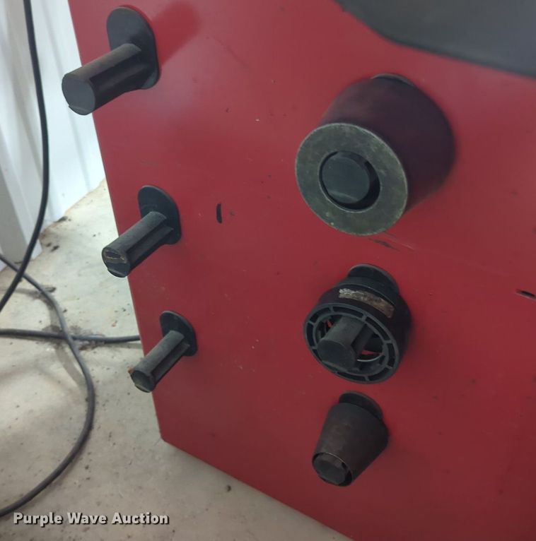 image for item MY9799 Hunter DSP9200  tire balance machine