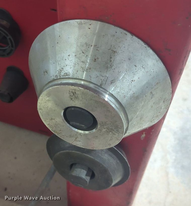 image for item MY9799 Hunter DSP9200  tire balance machine