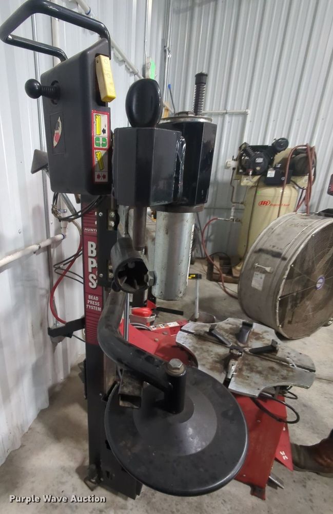 image for item MY9800 Hunter TCX535  tire machine