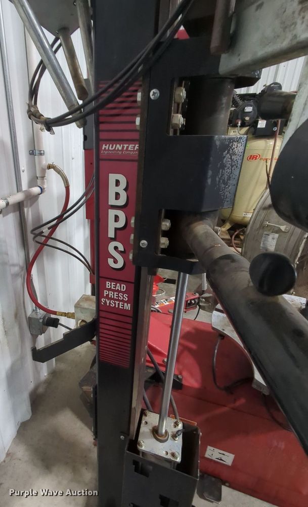 image for item MY9800 Hunter TCX535  tire machine