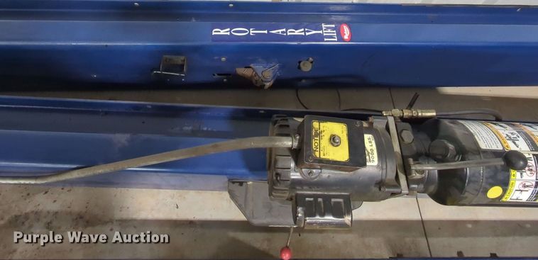 image for item MY9801 Rotary  two post automotive lift