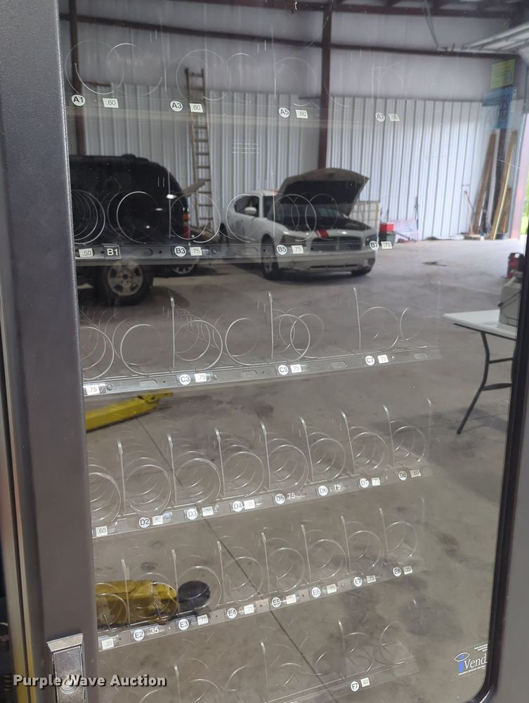 image for item MY9802 USI 3129  vending machine