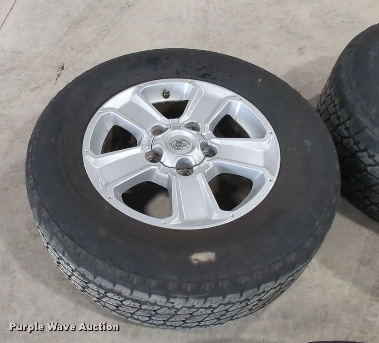image for item MY9806 (4) 275/80R18 tires and wheels