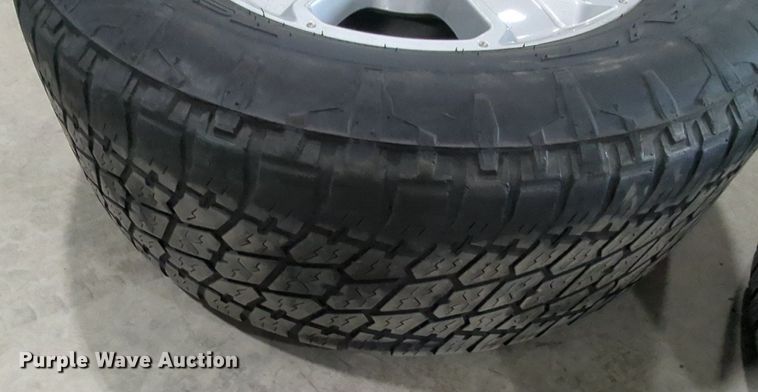 image for item MY9806 (4) 275/80R18 tires and wheels