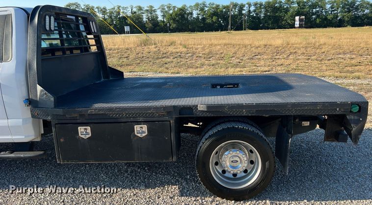 image for item NA9011 2017 Ford F450 Super Duty XL  flatbed truck