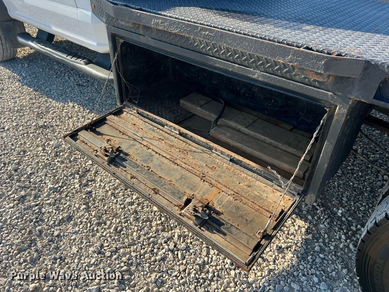 image for item NA9011 2017 Ford F450 Super Duty XL  flatbed truck