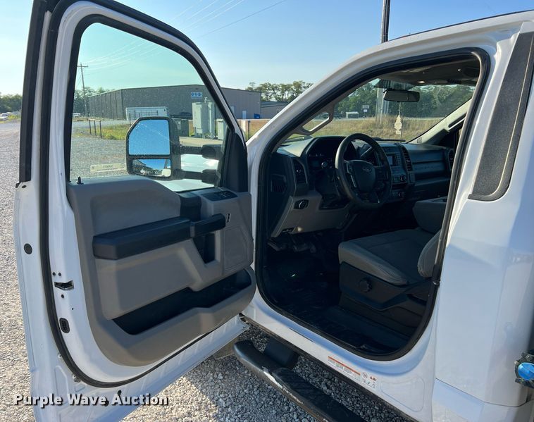 image for item NA9011 2017 Ford F450 Super Duty XL  flatbed truck