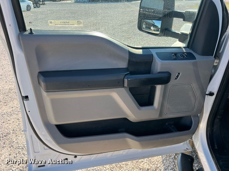 image for item NA9011 2017 Ford F450 Super Duty XL  flatbed truck