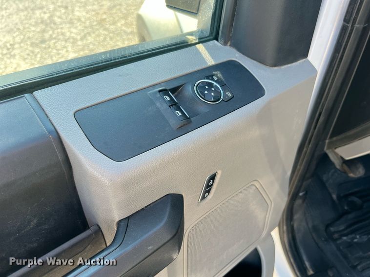 image for item NA9011 2017 Ford F450 Super Duty XL  flatbed truck