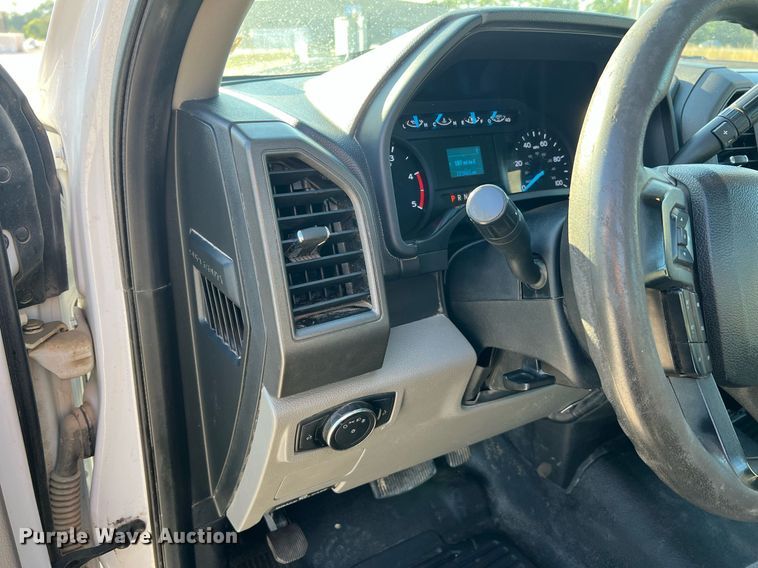 image for item NA9011 2017 Ford F450 Super Duty XL  flatbed truck