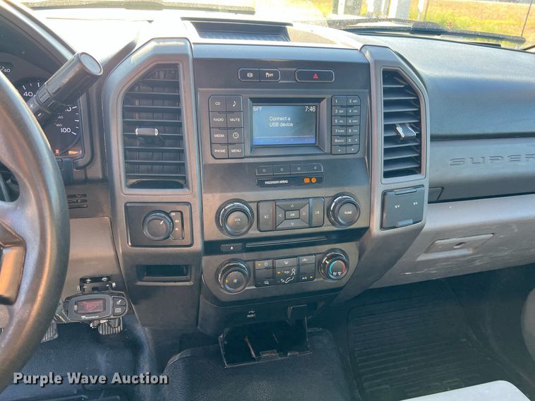 image for item NA9011 2017 Ford F450 Super Duty XL  flatbed truck