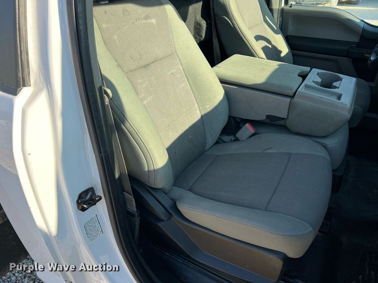 image for item NA9011 2017 Ford F450 Super Duty XL  flatbed truck