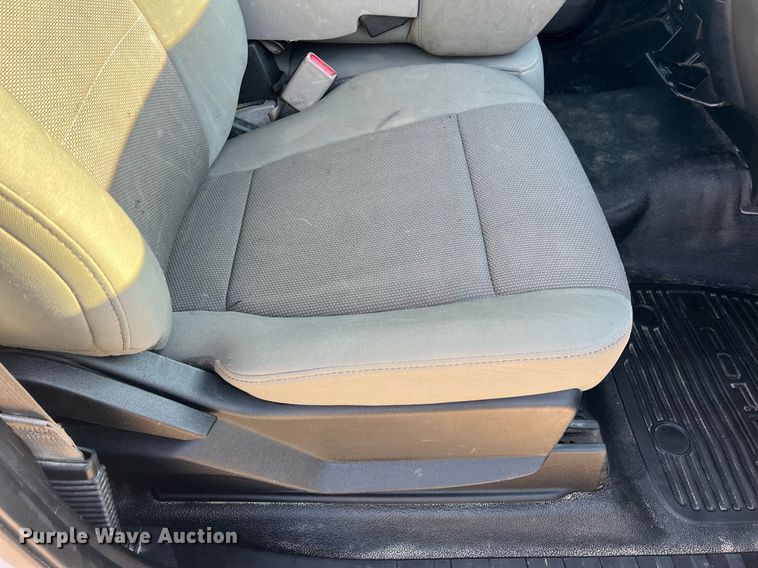 image for item NA9011 2017 Ford F450 Super Duty XL  flatbed truck