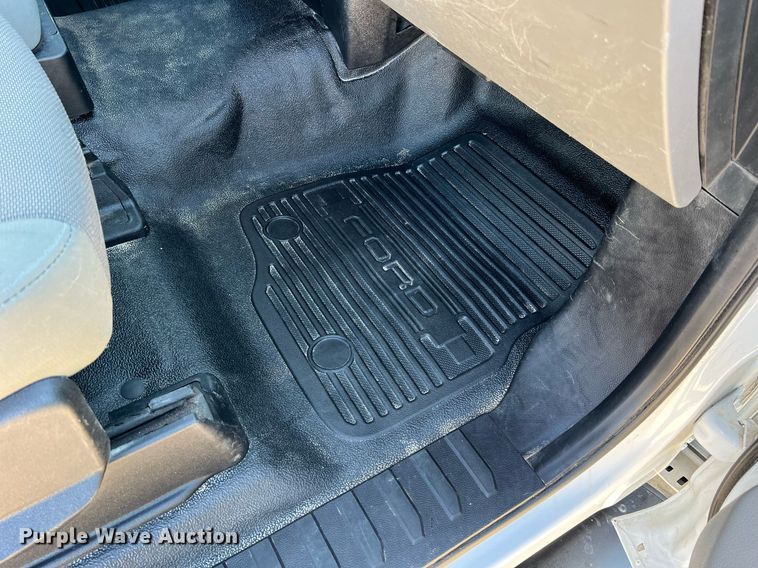 image for item NA9011 2017 Ford F450 Super Duty XL  flatbed truck