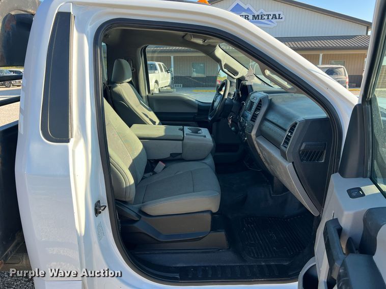 image for item NA9011 2017 Ford F450 Super Duty XL  flatbed truck