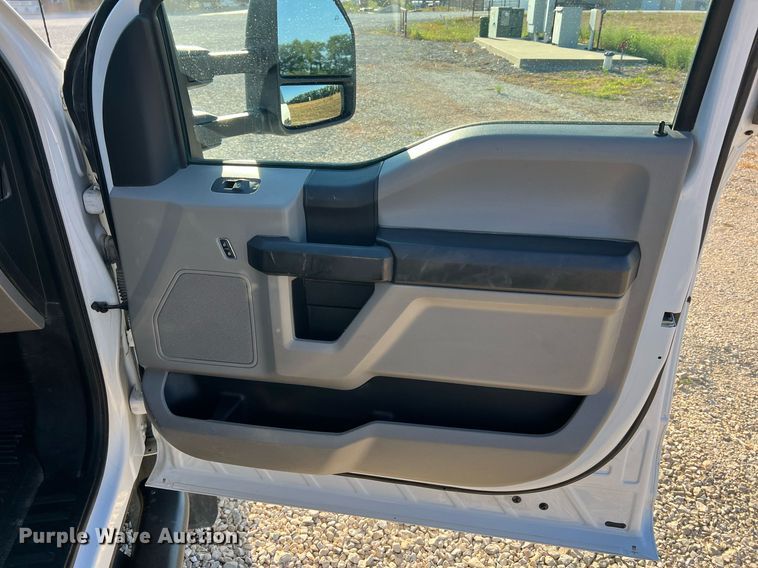 image for item NA9011 2017 Ford F450 Super Duty XL  flatbed truck