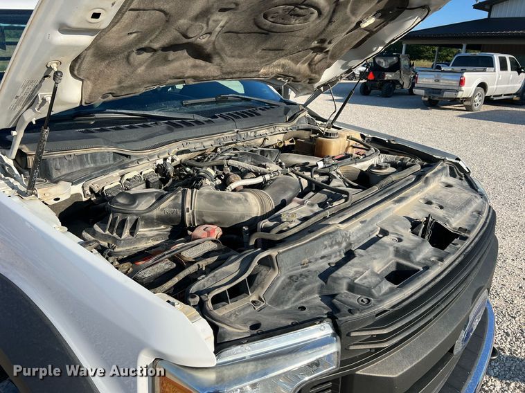 image for item NA9011 2017 Ford F450 Super Duty XL  flatbed truck