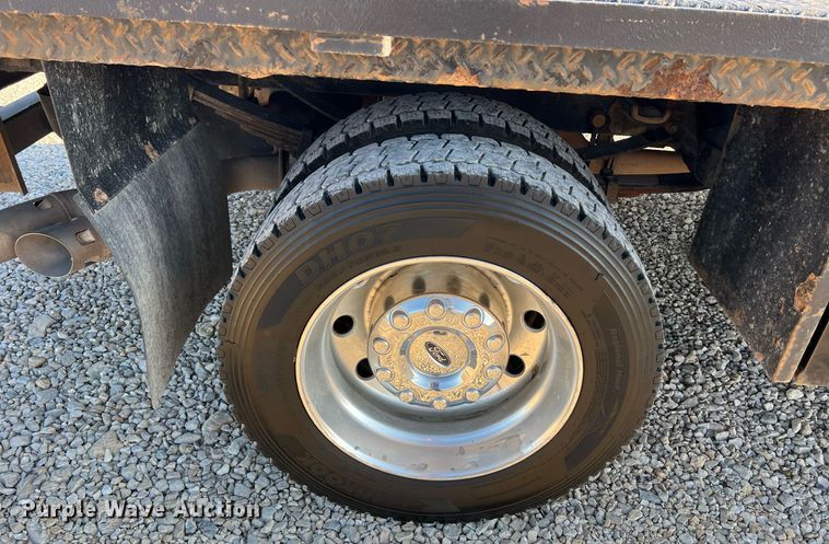 image for item NA9011 2017 Ford F450 Super Duty XL  flatbed truck