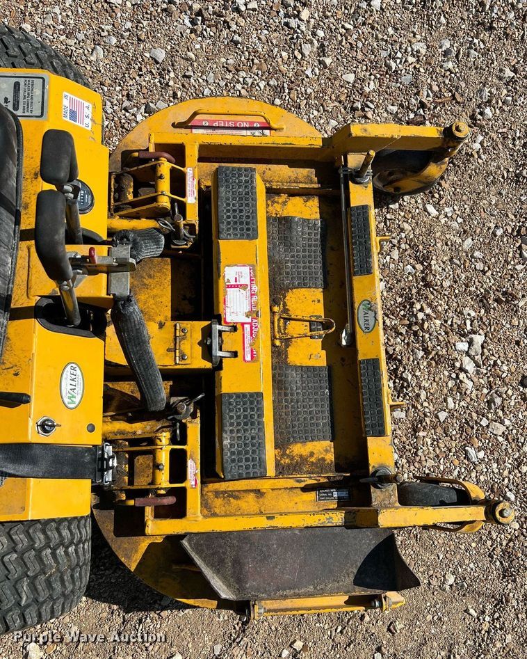 image for item NA9014 2000 Walker MSSD  ZTR lawn mower