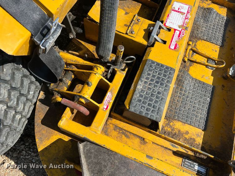 image for item NA9014 2000 Walker MSSD  ZTR lawn mower