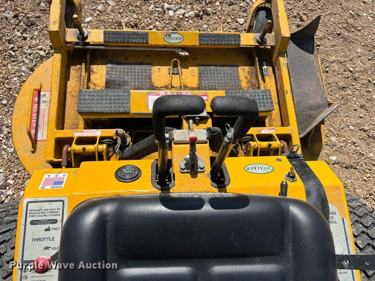 image for item NA9014 2000 Walker MSSD  ZTR lawn mower