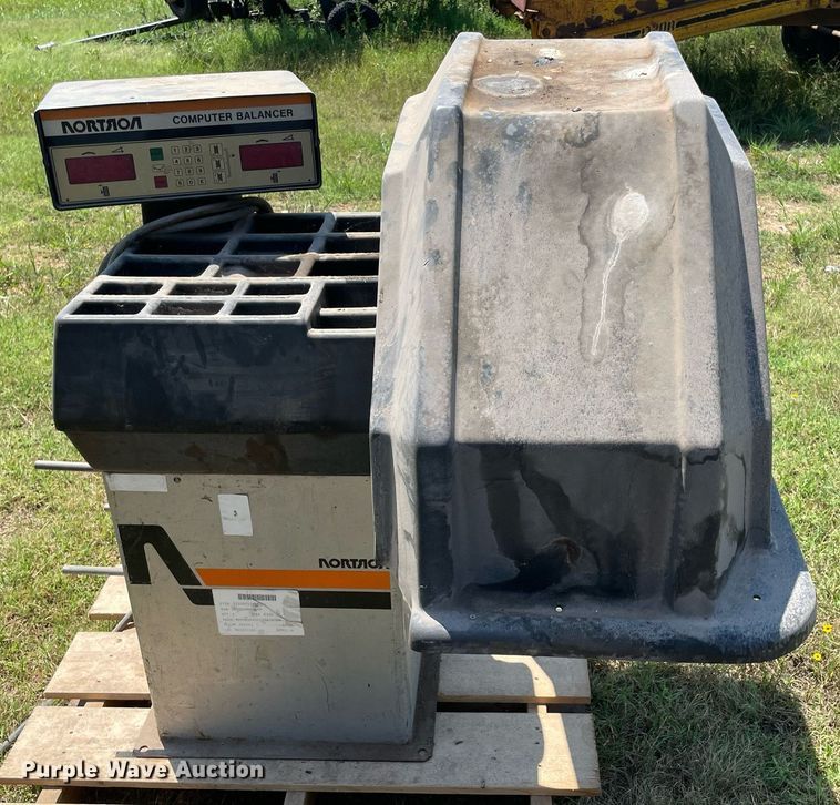 image for item NB9113 (2) Nortron wheel balancers