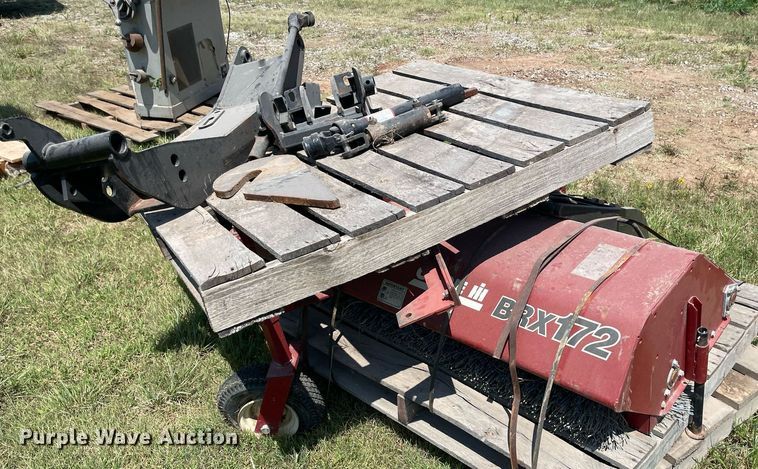 image for item NB9114 Case BRX172  broom