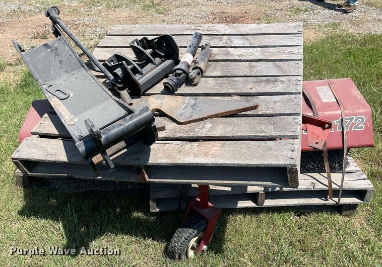 image for item NB9114 Case BRX172  broom