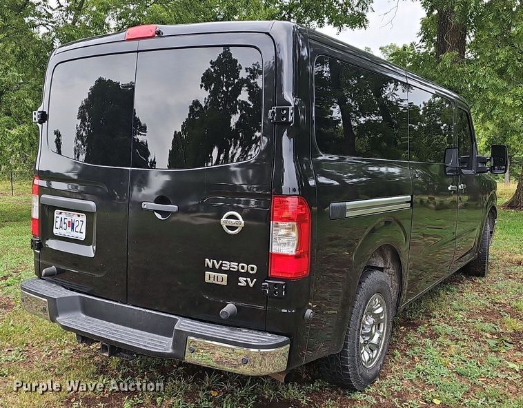 image for item NT9785 2016 Nissan NV3500  van