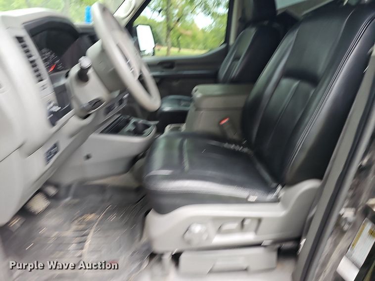 image for item NT9785 2016 Nissan NV3500  van