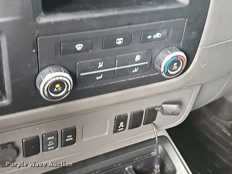 image for item NT9785 2016 Nissan NV3500  van