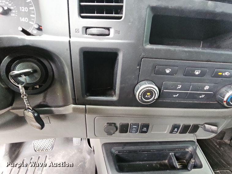 image for item NT9785 2016 Nissan NV3500  van